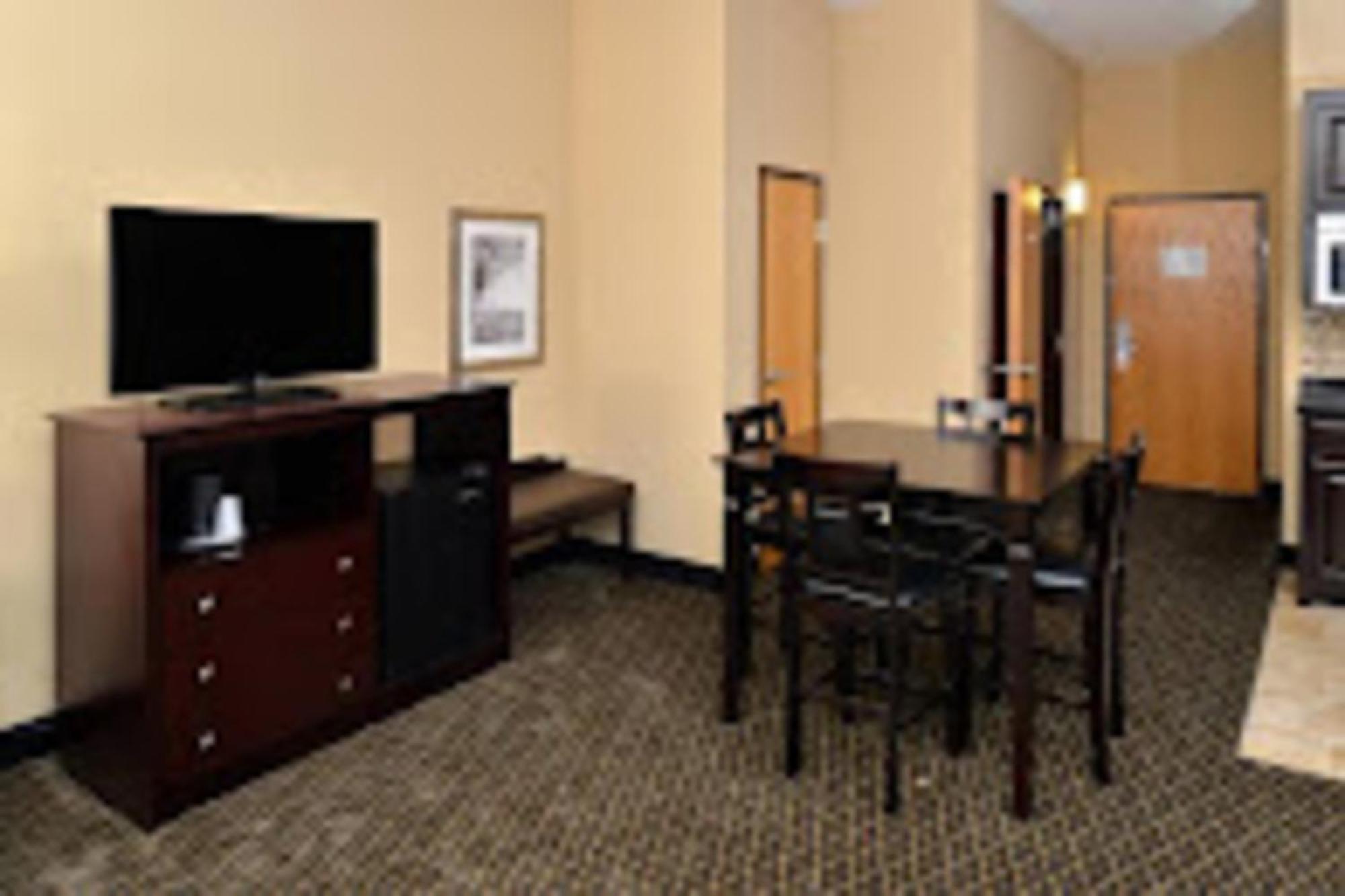 Baymont By Wyndham Ardmore I-35 Exterior photo