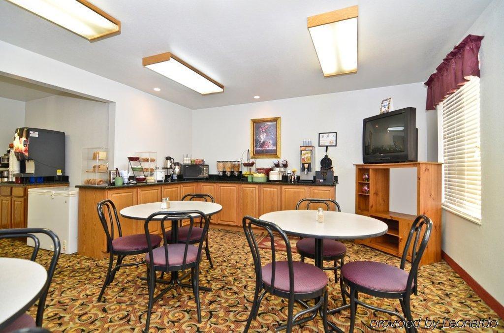 Baymont By Wyndham Ardmore I-35 Restaurant photo