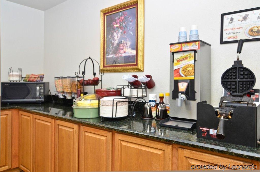 Baymont By Wyndham Ardmore I-35 Restaurant photo